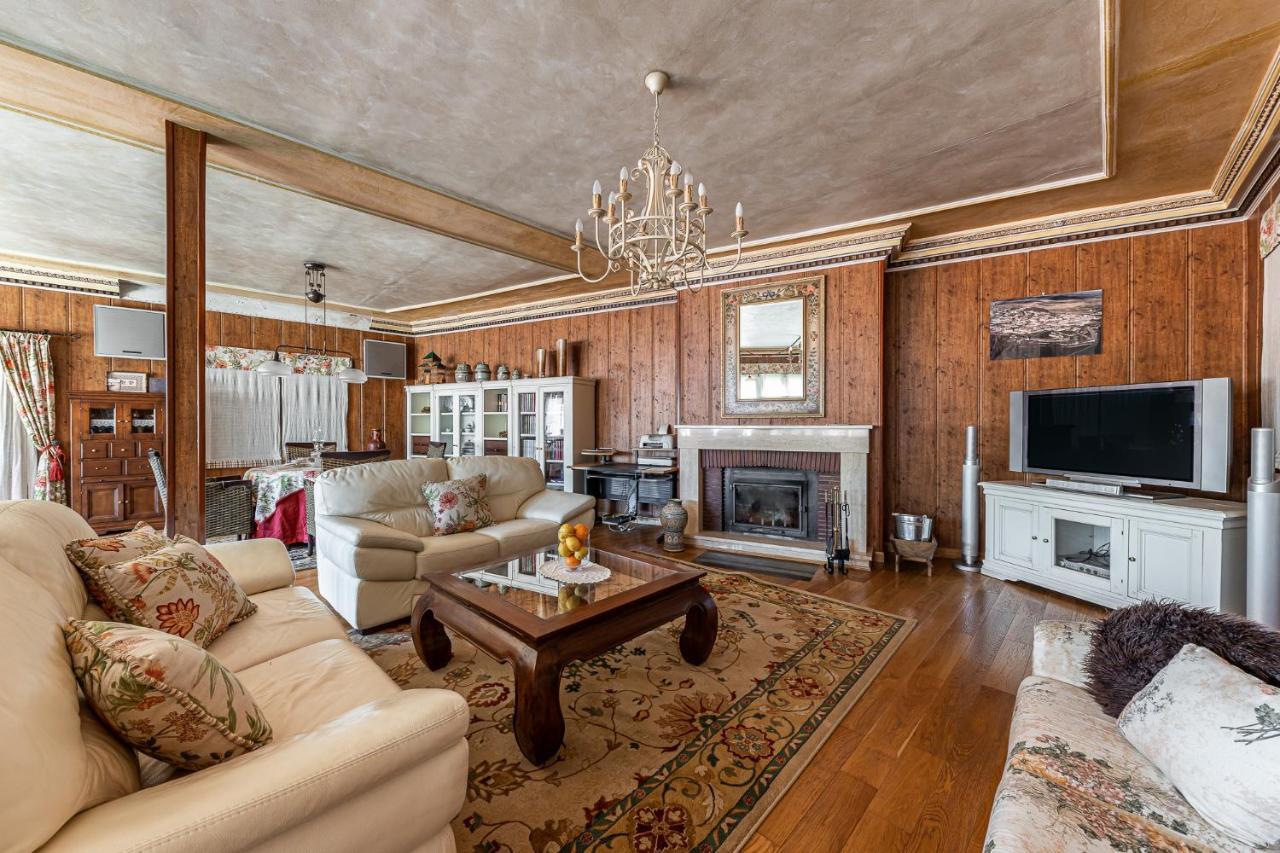 Waou Deluxe Cottage Titulcia Exterior photo